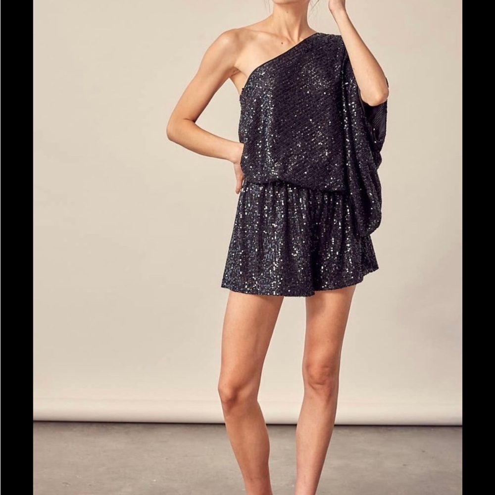 Elegant Black Sequin One-Shoulder Dress